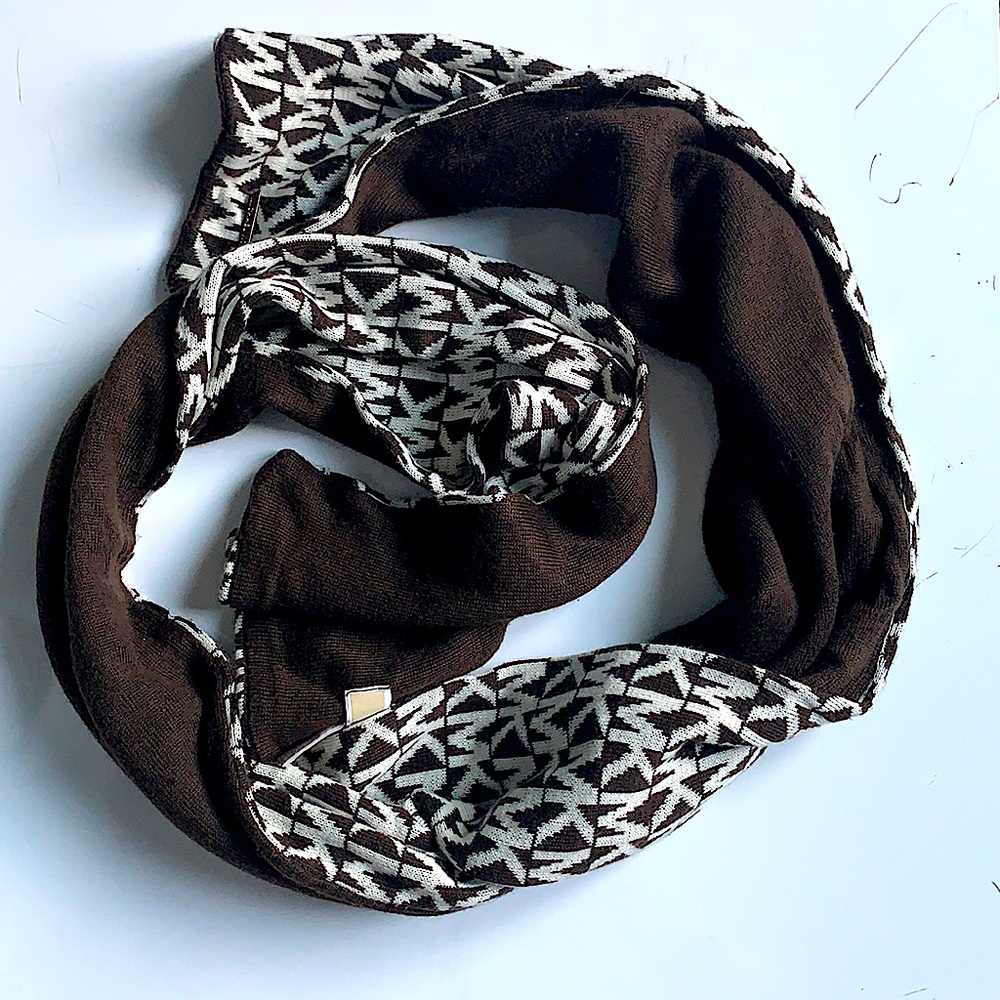 Micheal Kors Brown/White Scarf